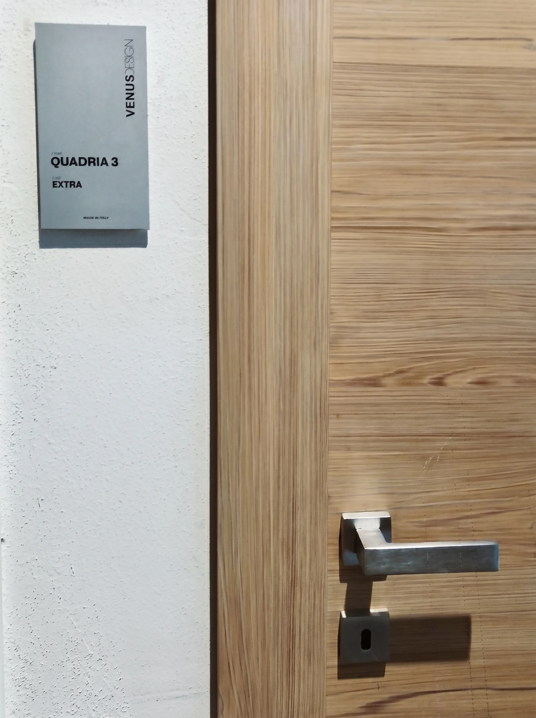 Showroom interior 13